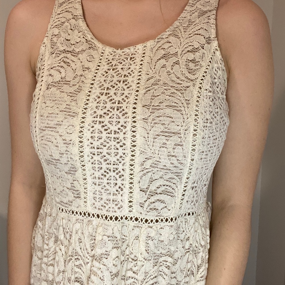 Cream Lace Dress - Picture 3 of 3